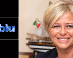 Conduce la trasmissione la giornalista Rai Donatella Bianchi, la cui immagine è storicamente e strettamente associata a Lineablu