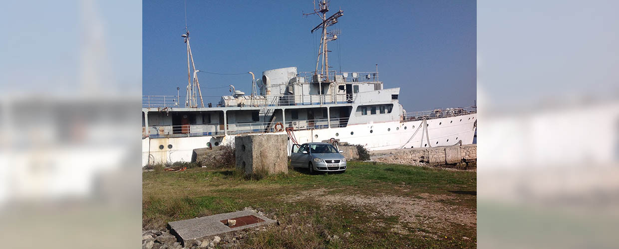La nave VIS che verrà affondata in Croazia entro maggio. Le foto del servizio si riferiscono a come si presentava qualche mese addietro, prima degli ultimi preparativi