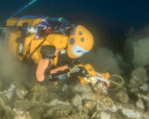OceanOne Diving Robot sviluppato dalla Stanford University sperimentato in scavo archeologico Subacqueo (Foto T. Seguin DRASSM)