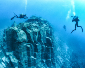 L'Isola dei guardiani di basalto