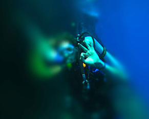 OK di un allievo in immersione - la foto è stata sfuocata per motivi di privacy