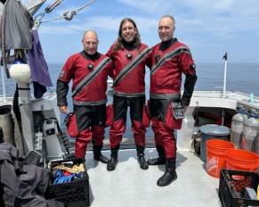 Il team italiano, al completo, di Un lembo di Patria dopo la prima immersione sul relitto dell'Andrea Doria 2_copyright credit D_V Tenacious 2